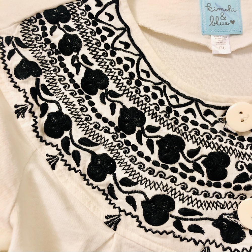 Kimchi Blue Y2K Embroidered Peasant Top • White & Blue • Size M - Picture 7 of 15